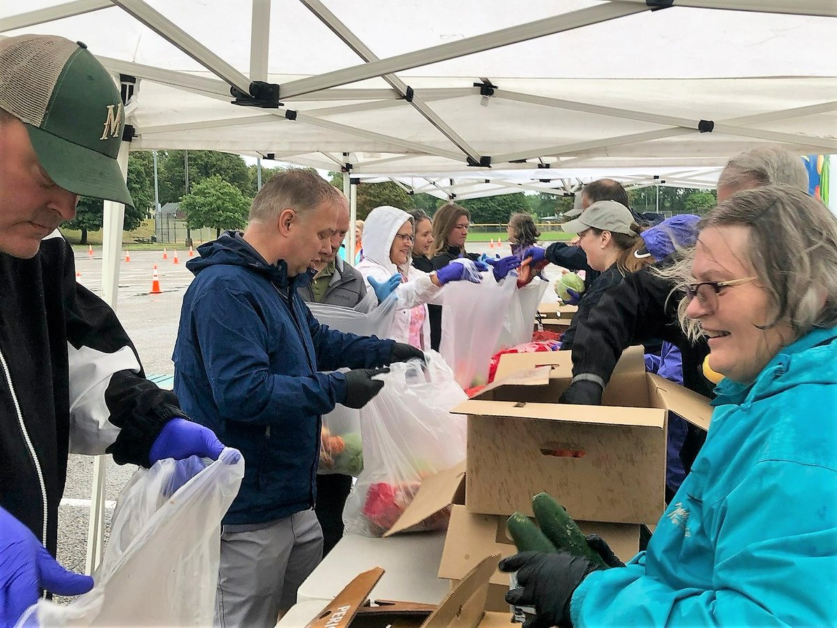 NTH_INC's tweet photo. Last Friday, alongside friends from Fluid Interiors, @GreinerCon, @krausanderson, @LSEarchitects, @ParametersMN, @SunriseBanks, and WCRA, NTH volunteered to help Keystone Community Services pack and distribute food to 324 households.  Thank you for helping our community! https://t.co/08rsepHZBF