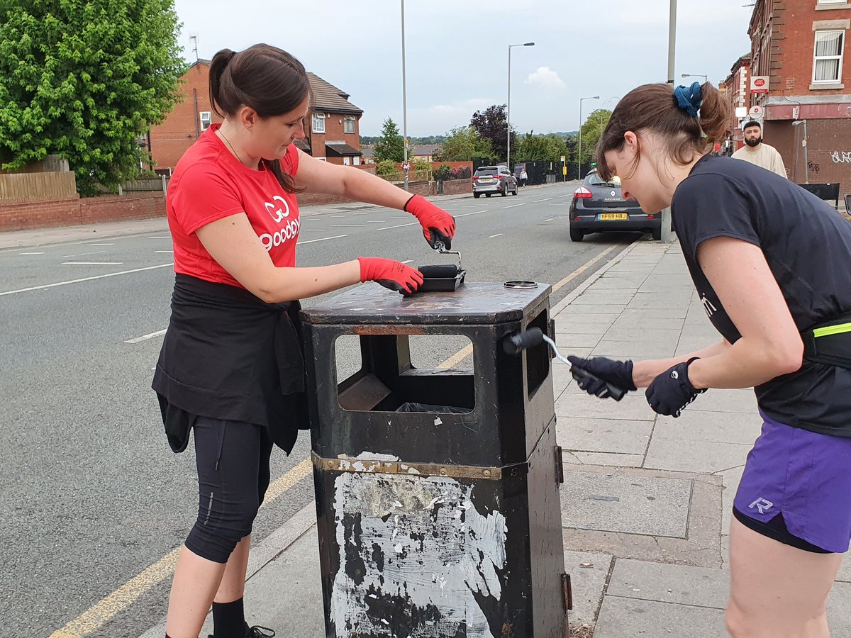 GoodGymLpool's tweet photo. Painting benches and bins and digging over mounds of earth at Smithdown Meadows with the fabulous @LitterClear team tonight, with a welcome visit from Donny and Danielle from the @MerseyFire Street Team https://t.co/P9bUfQzgmH