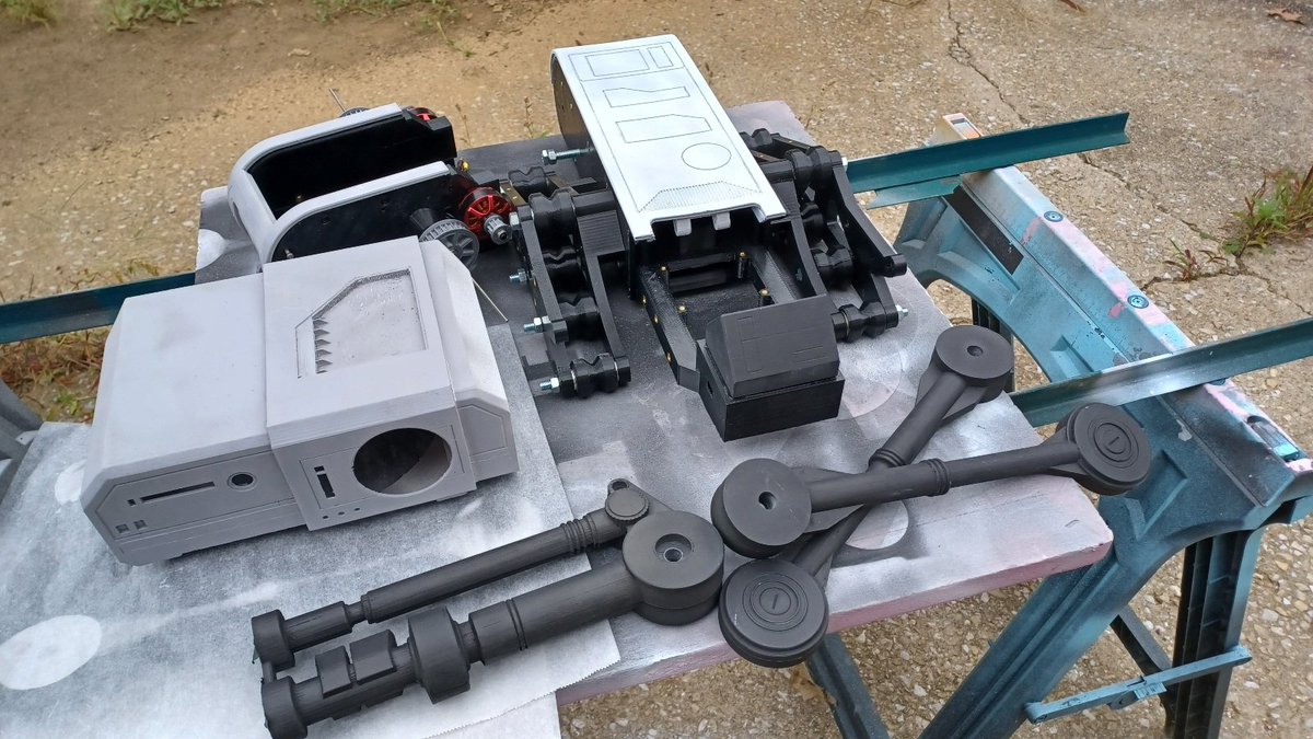 TrollAndError's tweet photo. I'm pretty sure just piling the major components together on a nearby horizontal surface will not result in a working droid the next time I look, but we're getting there. #Droidbuilding https://t.co/K97i4Gn8DK
