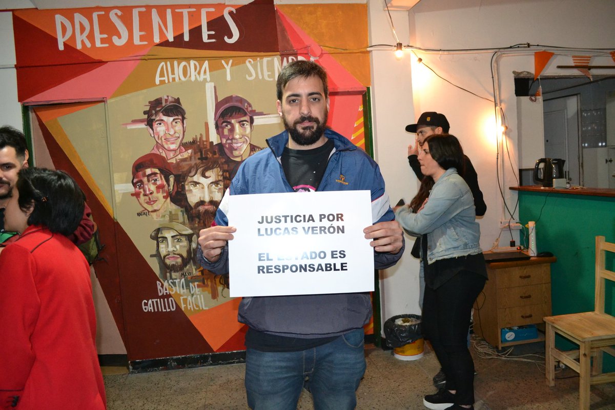 NathiGonzalezS's tweet photo. Mañana arranca el juicio por el crimen de Lucas Veron. Con @Hernand_nati acompañamos a su familia en lucha por justicia. Víctima del envalentonamiento de la policía dirigida por Berni y Kicillof
#Elestadoesresponsable
#LucasPresente https://t.co/Z6rSgq7O6h