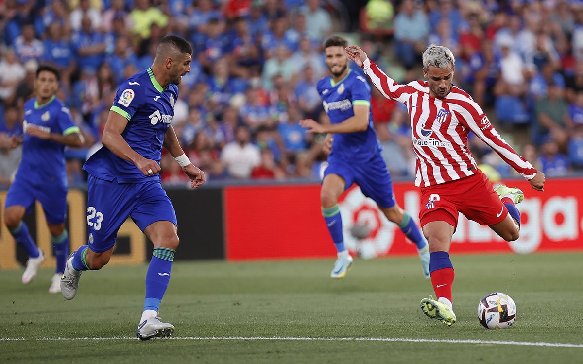 Atleti's tweet photo. ¡Un señor golazo! 🔝

¡Bravo, @AntoGriezmann! 🤩 https://t.co/MB7L8328DT
