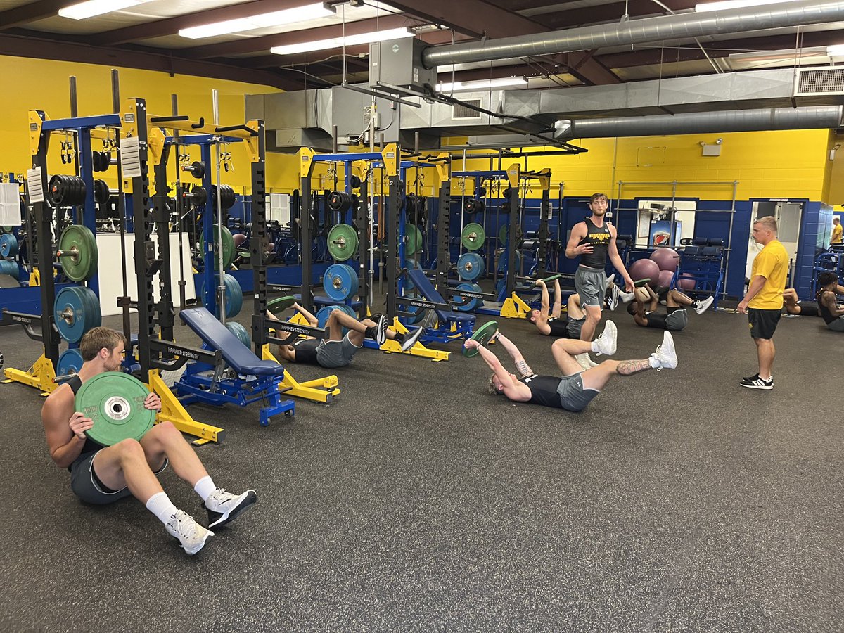 MSUEaglesMBB's tweet photo. Back and workin’💪

#Family https://t.co/iQ4N4fyCQE