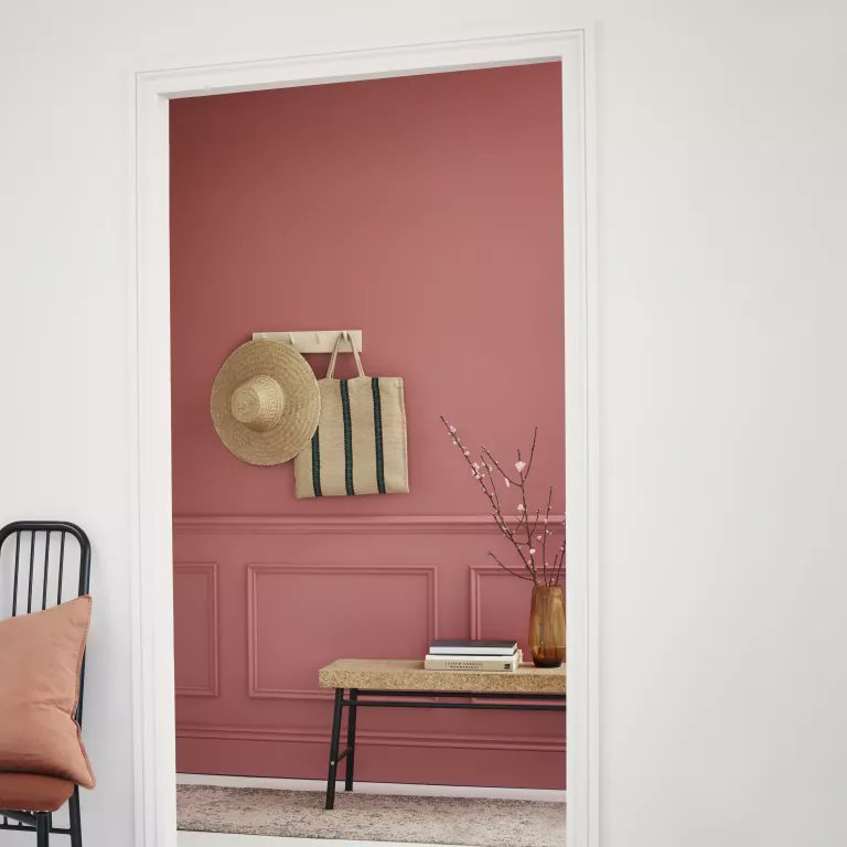Is your home's entryway in need of a fresh look? Here are some wall #decor ideas that can help. #interiorstyle  cpix.me/a/150823915