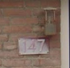 Ste_nl's tweet photo. @janjaap1412 @JPVDW Het kan zijn dat je er niks aan mist 😉 De originele bordjes die er nog hangen zijn zwaar verweerd (met dank aan Google maps) #herkendeoriginelekleuren https://t.co/GGaxa57Rt0