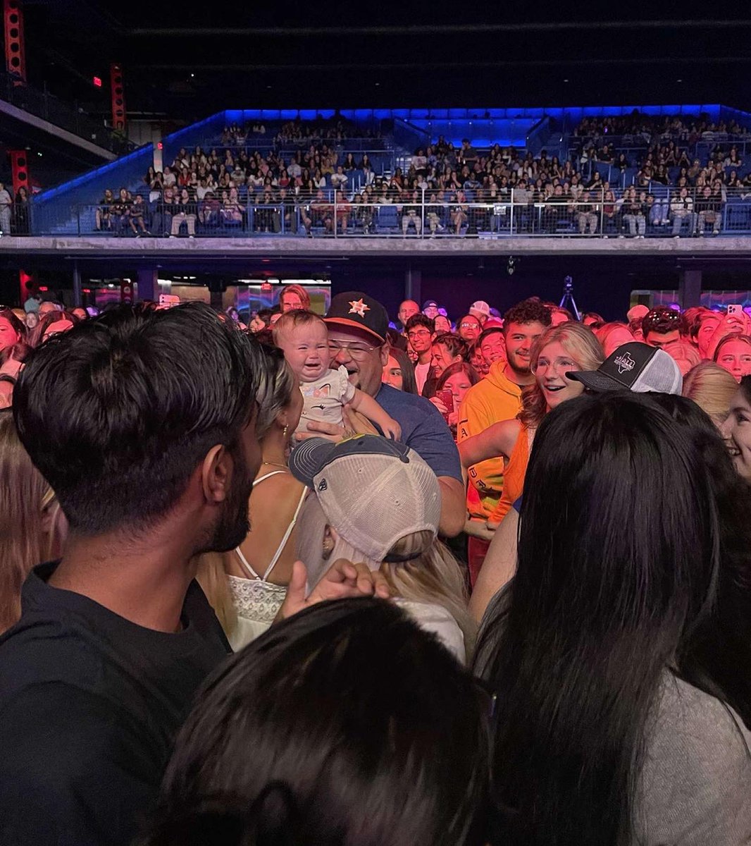 _LanieMiller's tweet photo. in the PIT https://t.co/XMB5c0IJ8q