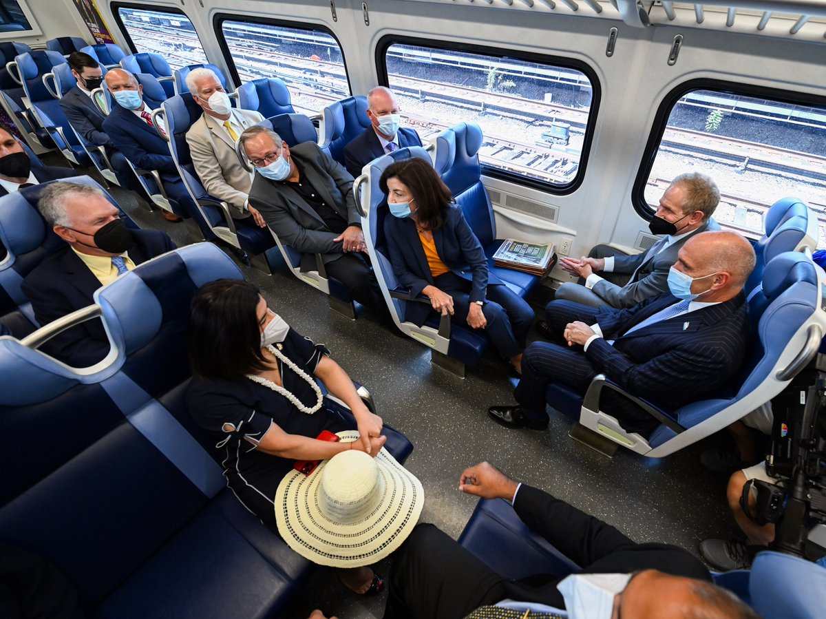MTA's tweet photo. The first section of @LIRR's new third track is officially open for business between Floral Park and New Hyde Park! When complete, the third track will extend from Floral Park to Hicksville, and you can expect:

✅More train service
✅Upgraded stations
✅More reliable service https://t.co/qT1catL4Bh