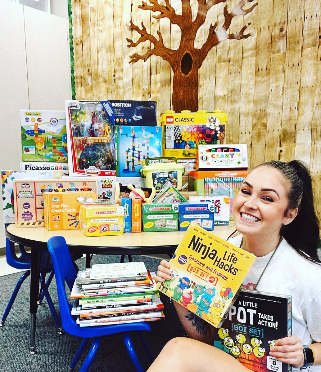 Teachers give so much and are expected to supply their own classrooms. Let’s help our teachers out this year by clearing their wishlists! 🖍 📚 📝 <a href="/teachers/">Teachers</a>, Post your wishlists here so we can get them cleared! 

📸 credit @misszucchiszoo