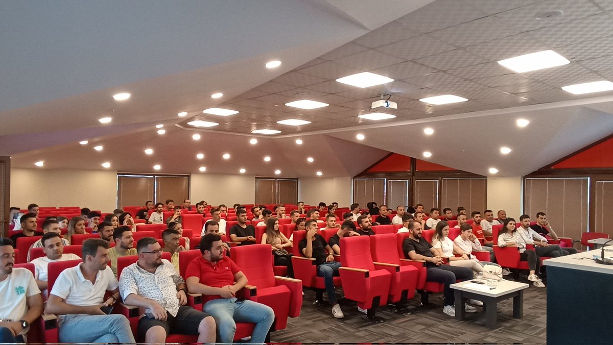 Chptekirdaggenc's tweet photo. İl ve İlçe Yönetim Kurulu Üyeleri Toplantımızı Genel Başkan Yardımcımız Mustafa Ülkem Uruk 'un katılımı ile gerçekleştirdik.

Söz veriyoruz iktidarı getiren gençler olacağız
#GeliyorGelmekteOlan https://t.co/xNRC09zOHL