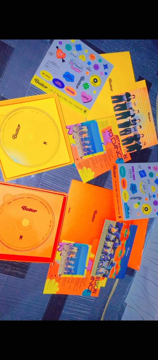 hhnsuk's tweet photo. WTS LFB PLEASE HELP RT

❗ONHAND❗

Unsealed BTS Butter - inclus on pic

215 pesos each 

✨COD-SCO
✨ ready to ship
✨ Davao city loc

dm https://t.co/0wxbDju0vu