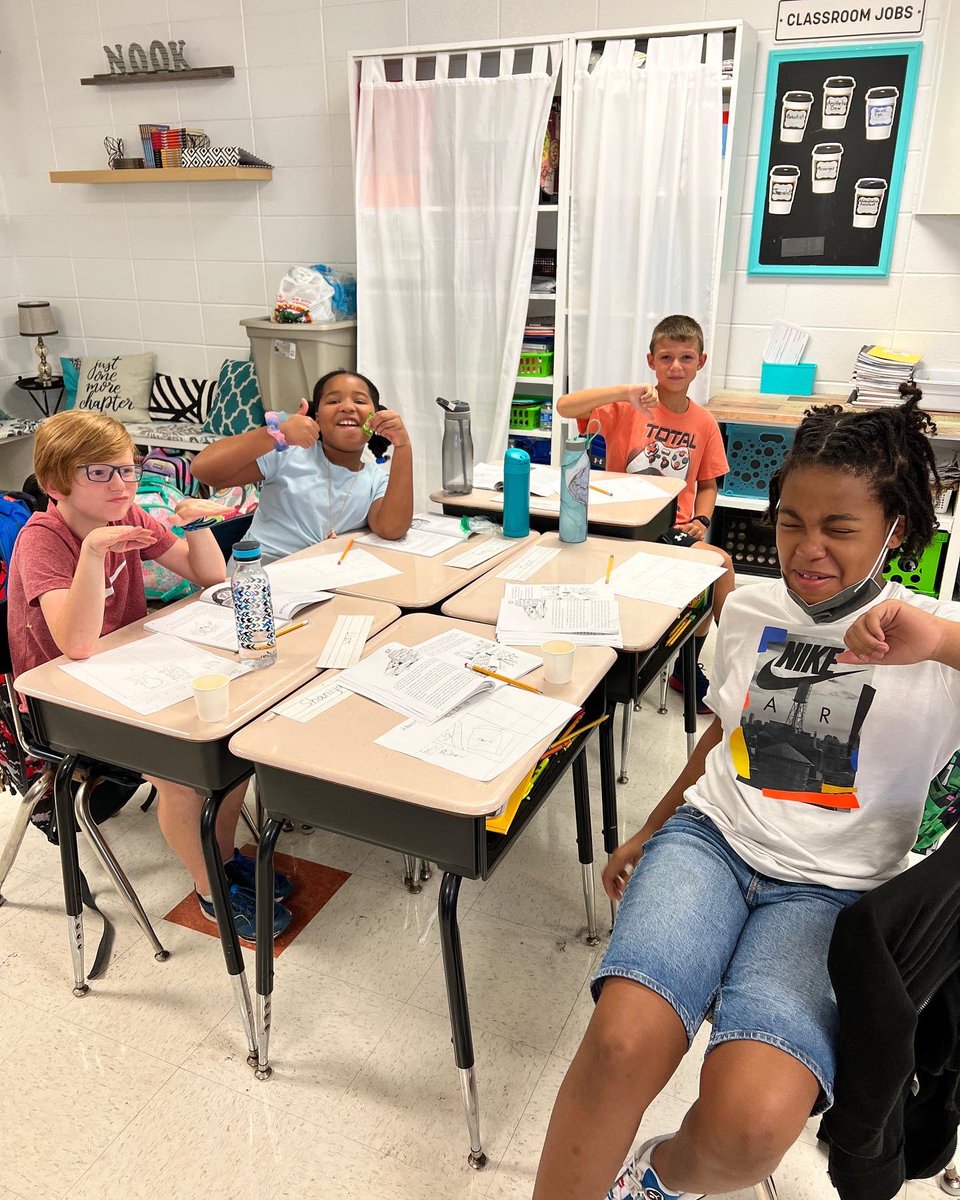 MonroviaElem's tweet photo. Today our 4th graders read How to Eat A Guava from Esmeralda Santiago Memoir. During the lesson they discussed sensory details. Students had the opportunity to use all their senses and explore a new fruit. https://t.co/a6DUv0RVif