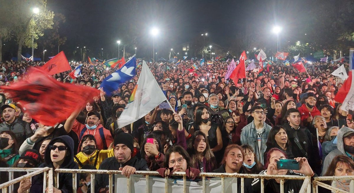 OrganizacionesY's tweet photo. Y la gente no sabe que el pelmazo de @germancodina el día viernes, hasta última hora, no quería dar permiso para el #ApruebazoPuenteAlto, no quería enterarse de la tremenda convocatoria que hubo en "SU" Comuna... 
🤣🤣🤣
#CodinaEsUnPelmazo
#PuenteAltoAprueba https://t.co/KiK1XubIcu