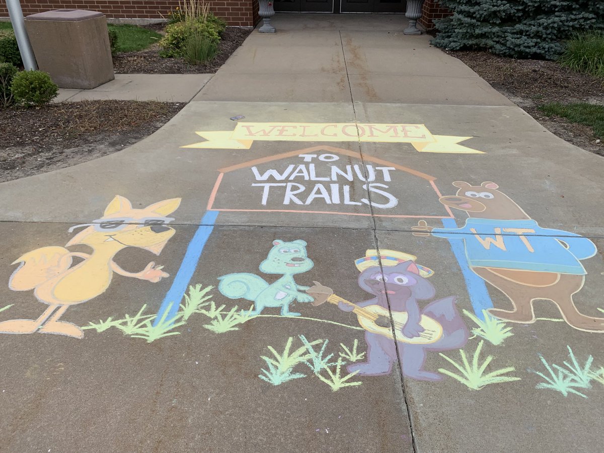 AaronSouzaTech's tweet photo. Welcome back students. Great artwork at Walnut Trails. ⁦@Minooka201⁩ ⁦@WalnutTrails201⁩ https://t.co/6okdLkEJ4n