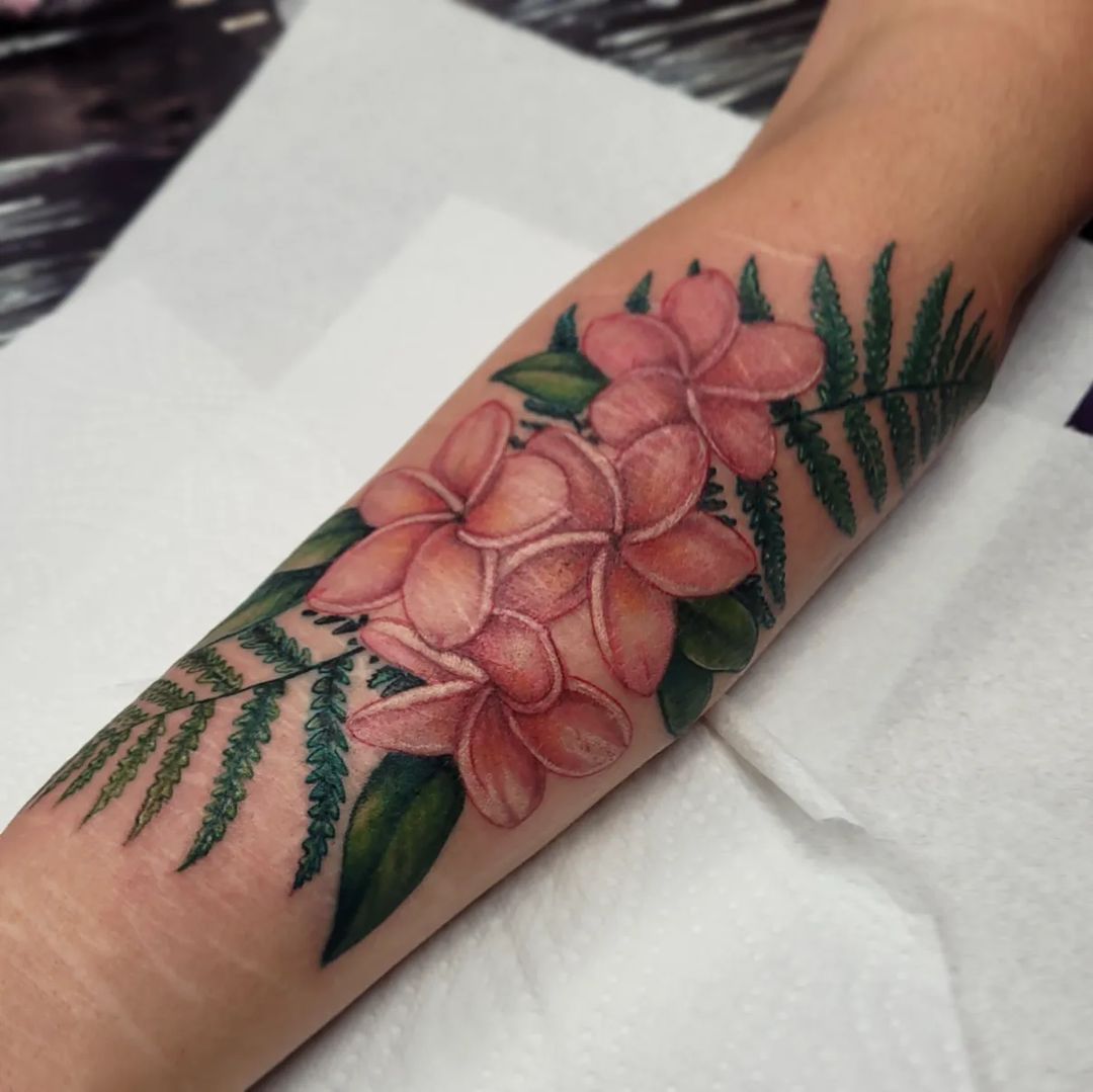 InkMeUpTattoos's tweet photo. flowers &amp; fern leaves over scars by Ben Ayers
IG: @ before_the_mast #flowers #floral #floraltattoo #leaves #fern #scars #nature #tattoo #InkMeUp https://t.co/vuueyAlzYG