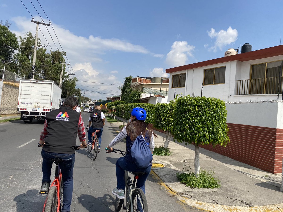 CCMexOficial's tweet photo. Esta mañana hicimos un recorrido con @Sitramytem y @GobNau en donde nos mostraron por donde pasara la ciclovía metropolitana, aunque algunos vecinos aún no entienden que los beneficios son mayores seguiremos insistiendo y fomentando el uso de la 🚲, #CicloviaMetropolitanaVa https://t.co/Ha4cILWZKk