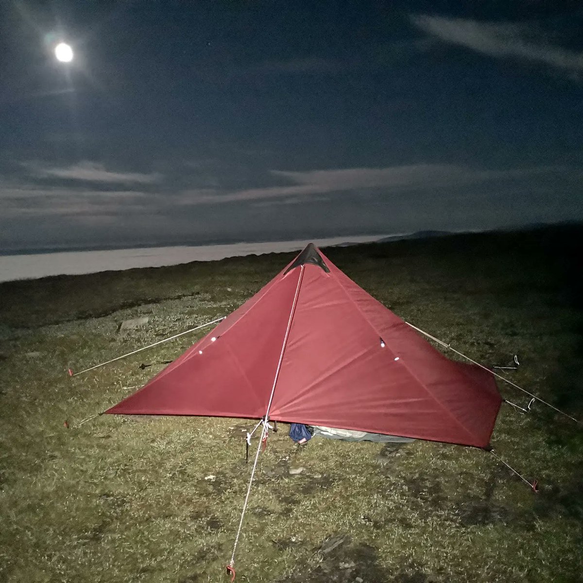kev_russ's tweet photo. Friday night hike, 1am on the summit of Ben Wyvis &amp; pitched up for 2. #munros #getoutside #mytiso #outandaboutscotland https://t.co/XJrJXib77z