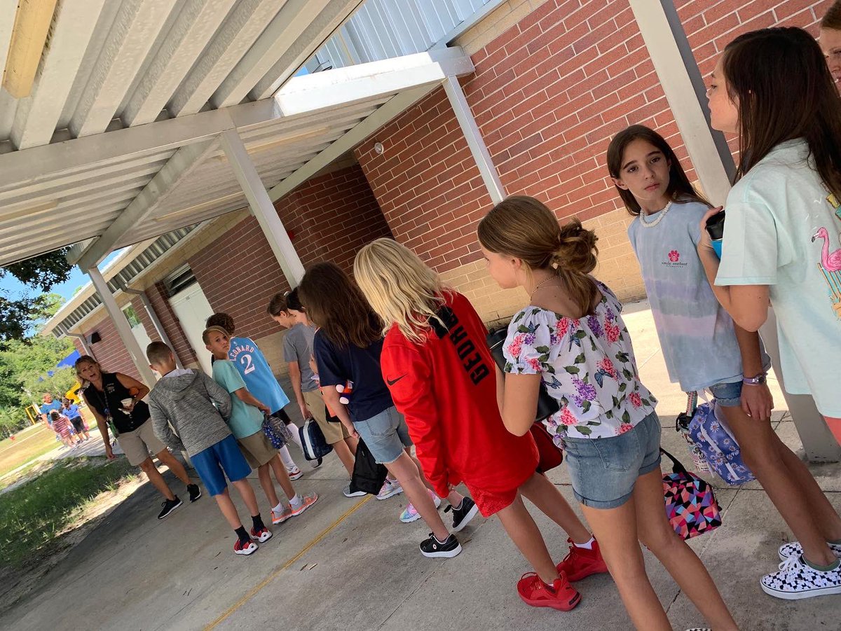 cypresscreekvcs's tweet photo. 1st day of school was busy around campus. It was a great day indeed! Thank you to all our otters for making it a great day. #ottersmatter #ottersfirst #ottersSWIM https://t.co/aHzg1s1J38