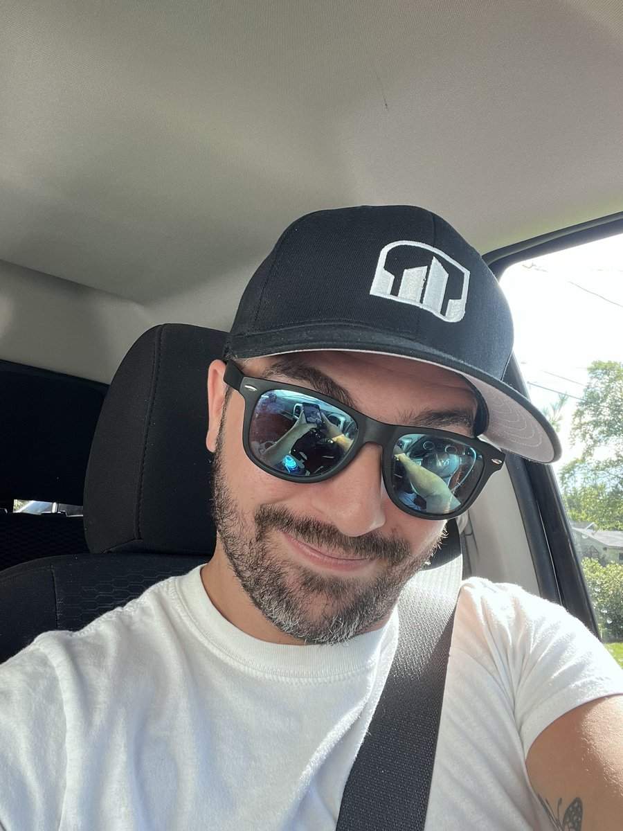 joegabez's tweet image. Shoutout to @SunsetCol  for this awesome @SKLNgg hat! I will be honest this hat feels more comfortable then any other hat I have. Huge win! #twitch #streamer