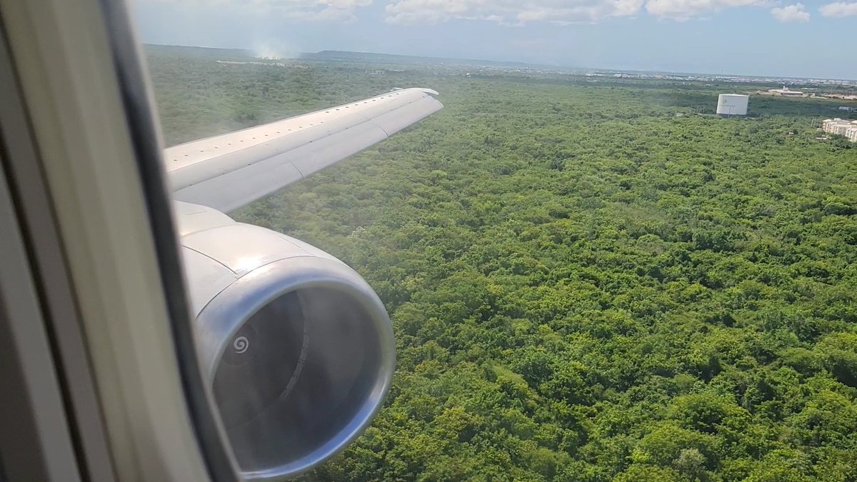 n_larenas's tweet photo. Aterrizado en #PuntaCana en vuelo chárter de #Maxitravel operado por @EcAeroregional directo desde #Quito. Estaré contándoles muchos más detalles de esta operación e información turística de este hermoso destino ✈️ #Maxidestinos2022 #Maxitravel #VisitaDominicana #Aeroregional https://t.co/2ApVTQrEPD