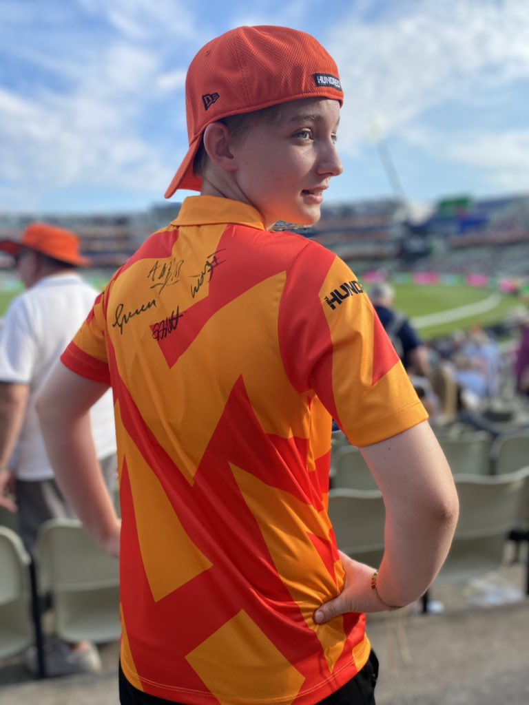 bezoxley's tweet photo. @Wongi95 you made my daughters day today by signing her shirt! https://t.co/kegShnqvDJ