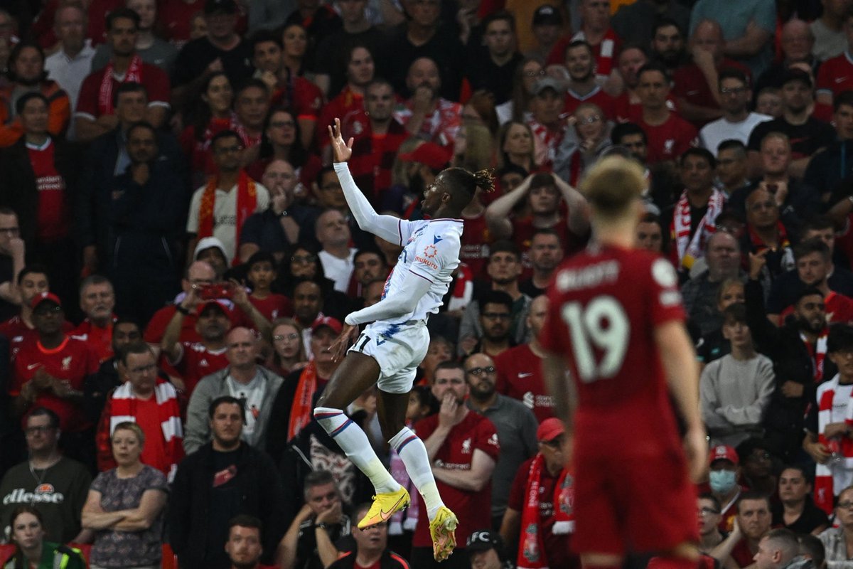 Liverpool, Premier Lig'de 2. haftanın ardından Manchester City'nın 4️⃣ puan gerisine düştü.