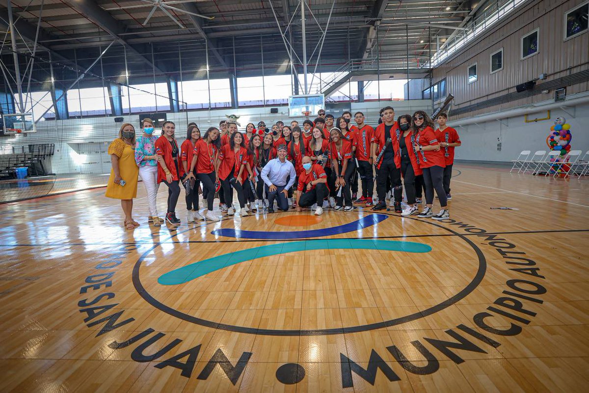 Miguel_Romero_'s tweet photo. Nuestro abrazo y mejores deseos para las clases graduandas 2023 de nuestro Sistema Educativo Municipal Integrado de #SanJuan. #Odyssey #Syderix #Aura 🫶🏻 https://t.co/JXTJwFTSxL