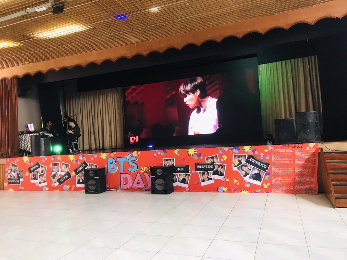 refachincone's tweet photo. @BTSDAYbr 
#btsdaysp 
#btsday
Só tenho a agradecer evento com decoração fofas,comida gostosa e kit lindo , covers incríveis , me diverti muito e gastei horrores nas lojinhas maravilhosas que tinha lá . https://t.co/TJFzgLDUqE
