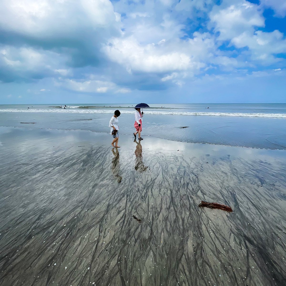 zucche's tweet photo. 遠いウユニ塩湖より近場の九十九里浜
#iphone12mini #lightroom #squaredy https://t.co/XKqQHB3KsI