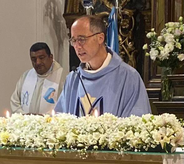 jmolaizola's tweet photo. Qué bonito poder celebrar La Asunción en la catedral de Morón. Gracias a @beenernest y a toda la comunidad por la acogida. Que cada uno de nosotros encontremos el modo de hacer de nuestra vida un Magnificat https://t.co/39BmZmlDfB
