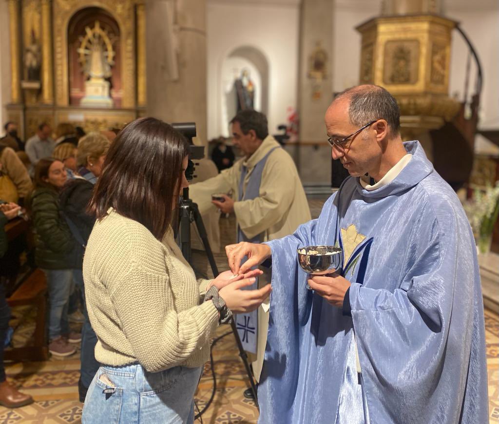 jmolaizola's tweet photo. Qué bonito poder celebrar La Asunción en la catedral de Morón. Gracias a @beenernest y a toda la comunidad por la acogida. Que cada uno de nosotros encontremos el modo de hacer de nuestra vida un Magnificat https://t.co/39BmZmlDfB