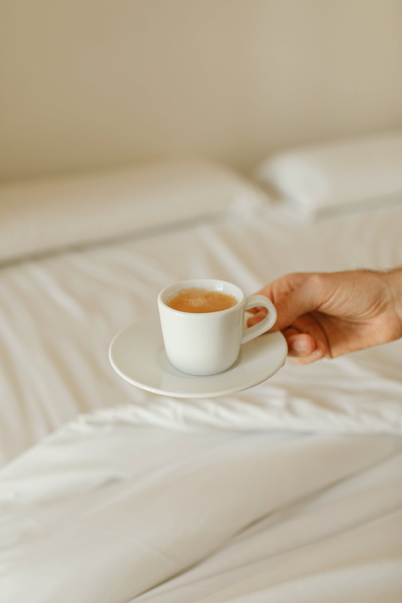 EkouaerOfficial's tweet photo. Another day, another cup of coffee😉☕️https://t.co/sjeezaldc0 https://t.co/OCEodmIcv5
