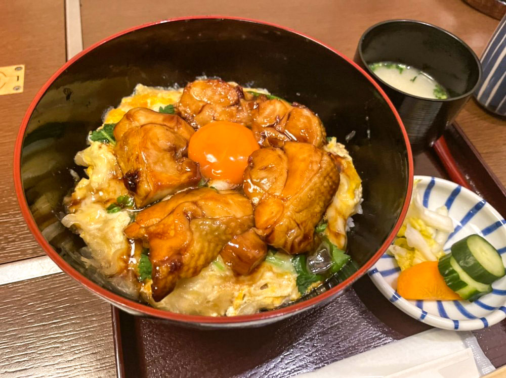 CocoNocoRe1's tweet photo. 天神駅すぐ！地下街からも直結の天神ビル地下グルメ♡水炊きの老舗、新三浦で名物ランチ

詳しくはコチラ↓
https://t.co/KCwxehoprh

#新三浦 #照り焼き玉子丼 #玉子丼 #グルメ #天神 #福岡 
#福岡グルメ #絶品ランチ #丼スタグラム #丼 
#福岡ランチ #ココノコレ #食べ歩き #coconocore https://t.co/euQRFiinxL