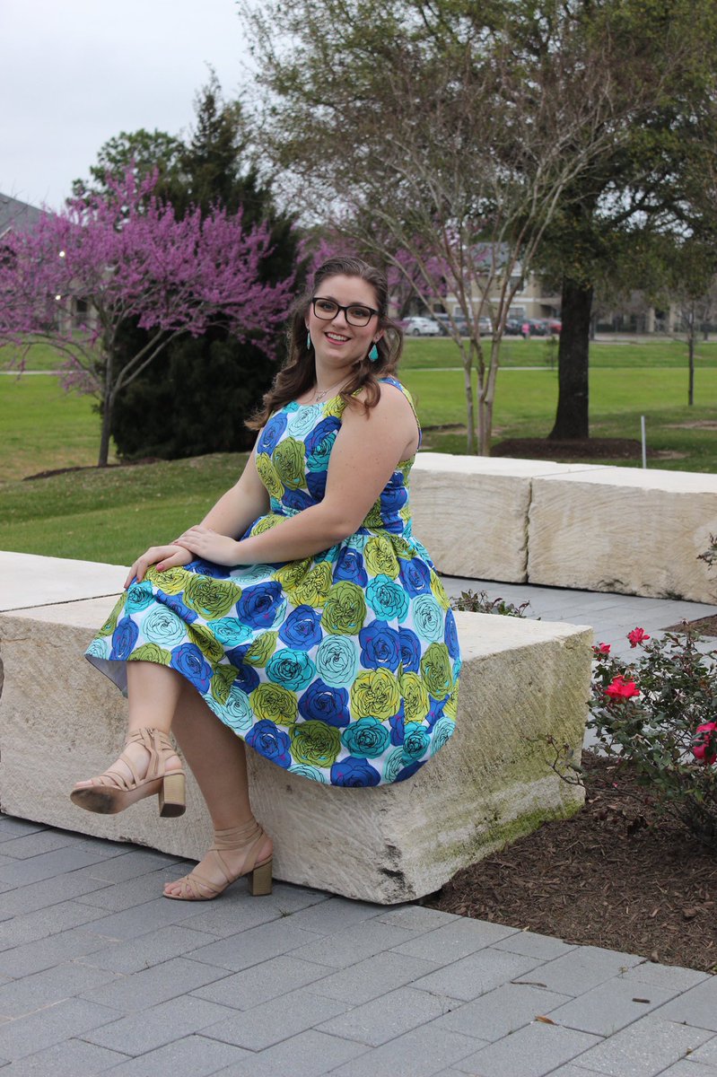 Musical_MrsG's tweet photo. 🎶put on your Sunday clothes when you feel down and out🎶strut down the street and have your picture took🎶 This dress was made using fabrics from @beyondthereef Natalie’s fabrics are fabulous! (Yes, you have to sing that word for it to have right effect) feat- @Musical_MrsG https://t.co/y3UbFmNKOn