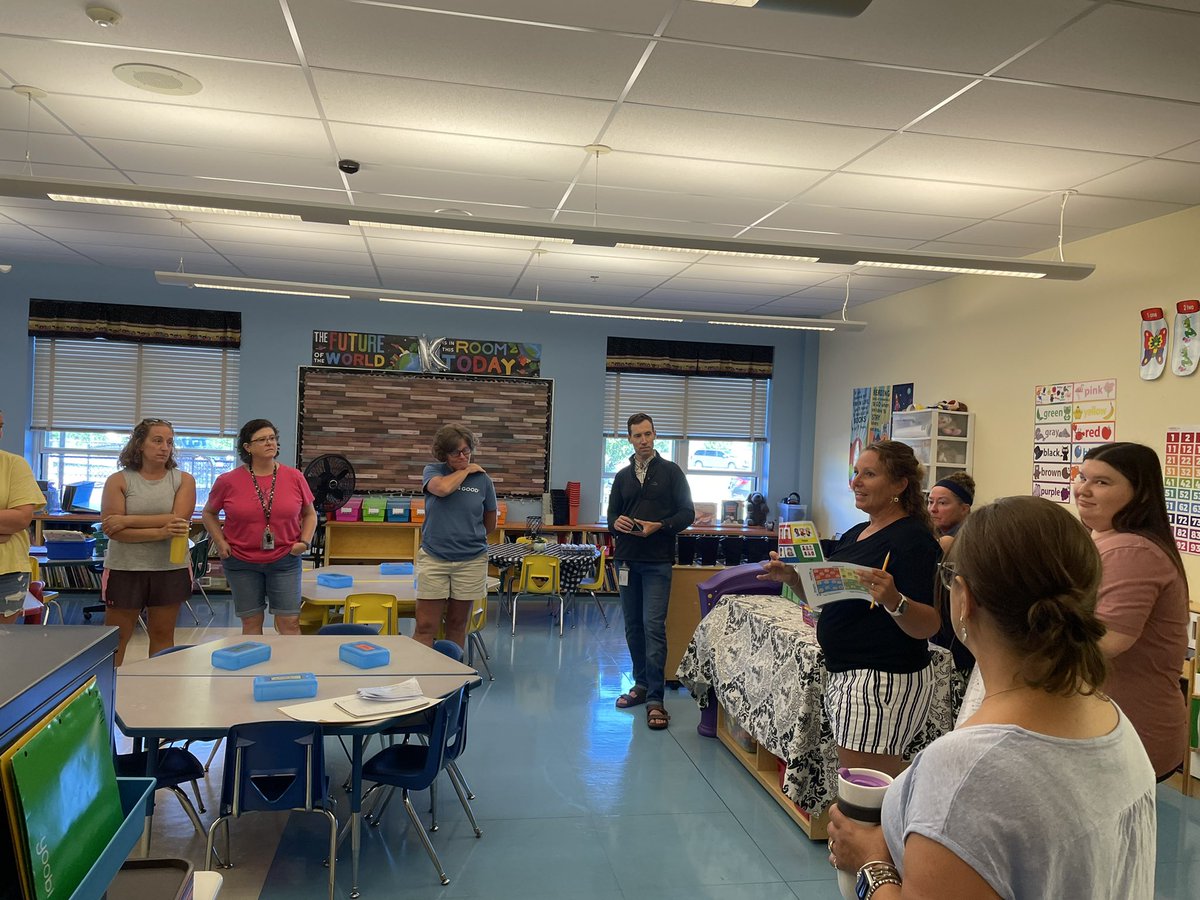 GeigerGators's tweet image. So many teachers today working on their classrooms… Responsive classroom book study planning their morning meeting and calm down spaces and K-2 teachers working on their sound walls!!