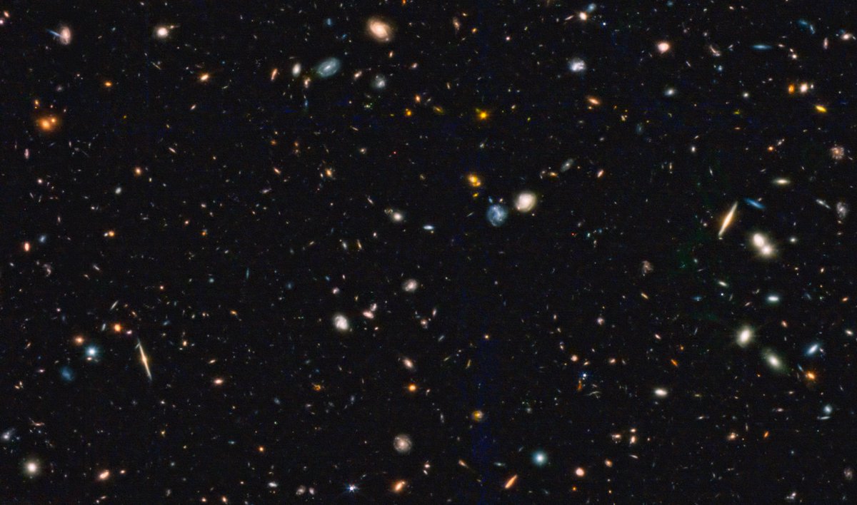 SaturnsWings's tweet photo. Seriously, I beg you to download the high-res image on your computer and ZOOM IN! Here is just 1/4 of 1 of 4 total images included in our mosaic and you can already see how much SPACE is here! *Warning* the high-res image is BIG - I recommend not trying to open it on your phone https://t.co/UubUssmpr9