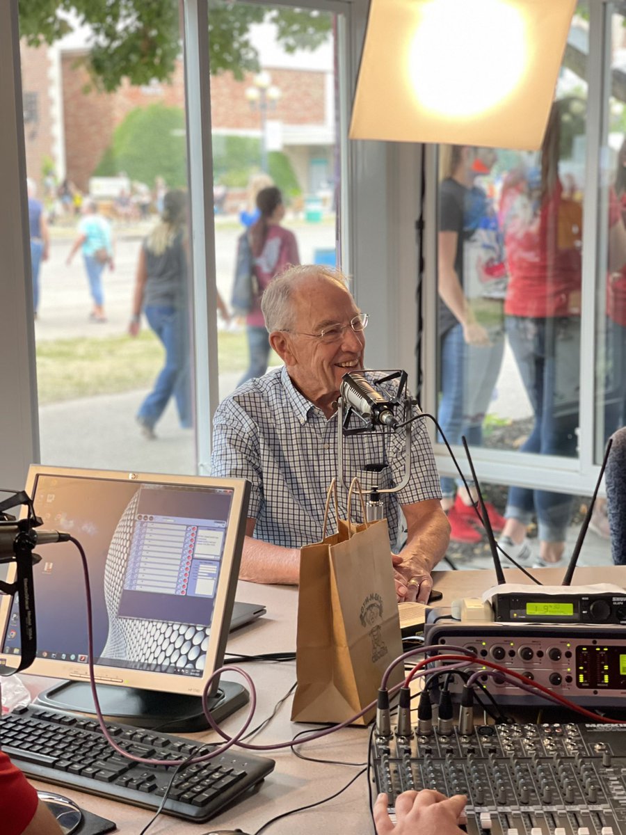 Chuck Grassley tweet media