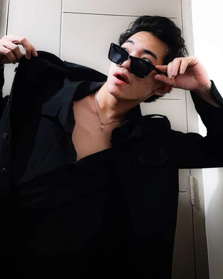 StylersOfficia1's tweet photo. [ @NEWSTYLE_TOFFER | FB UPDATE || 081622 ]

"Make the most of it 

Red Carpet , Fool Music Video Premiere"

Start your day na Maangas daw Sabi ni Toffer. 😏🔥

@/Toffer Basa
🔗
https://t.co/5GwuRFZUUl

@NEWSTYLE_TOFFER @NewStyle_offcl 
#NEWSTYLE #NEWSTYLE_TOFFER https://t.co/TU6URHIOIi