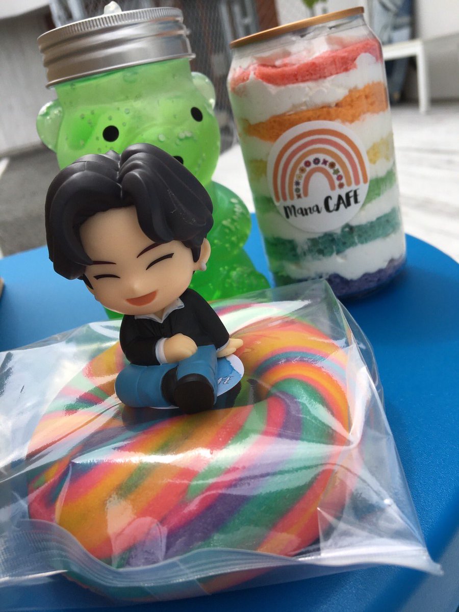 kumanoobasan's tweet photo. 山梨の旅🥳
#山梨 #Manacafe #山梨県 #山梨県甲府市 #隣県 #レインボーベーグル 🥯🌈
#BTS #SINペン #ARMY #マナカフェ https://t.co/tyTNgBVQaZ