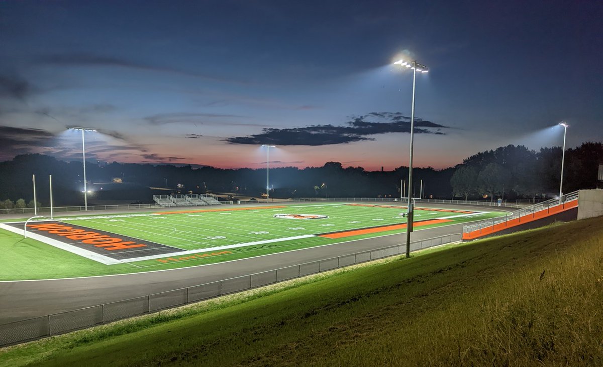 GoMarshmen's tweet photo. We fired up the new lights tonight!
#IsThisHeaven
#ThisIsHoricon

@POB_STARTHERE 
@MWSTS1 
@MuscoLighting 

#HoriconStrong https://t.co/v8j6AXcJrG