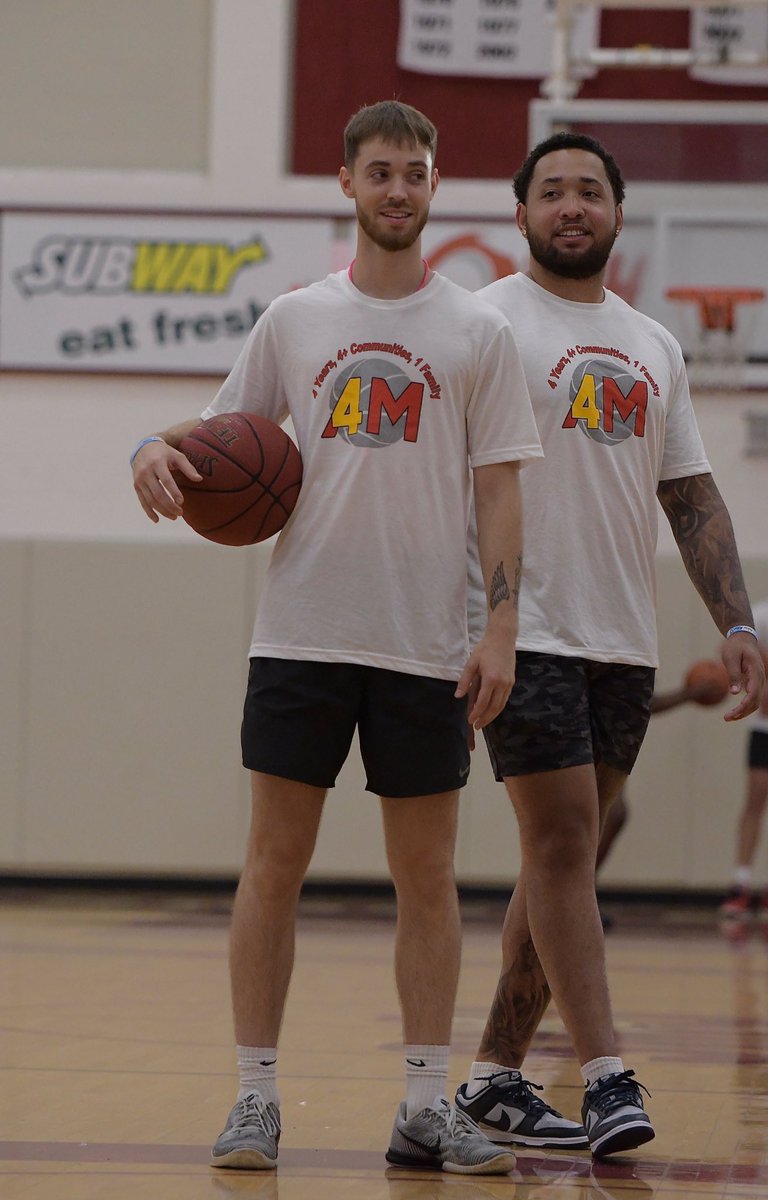 DWinston_Photo's tweet photo. Day one of the 4th annual @4AM_Basketball Camp!! 🏀@MaritimeAthlete @RNS_Hoops https://t.co/8EF59Tdd0R