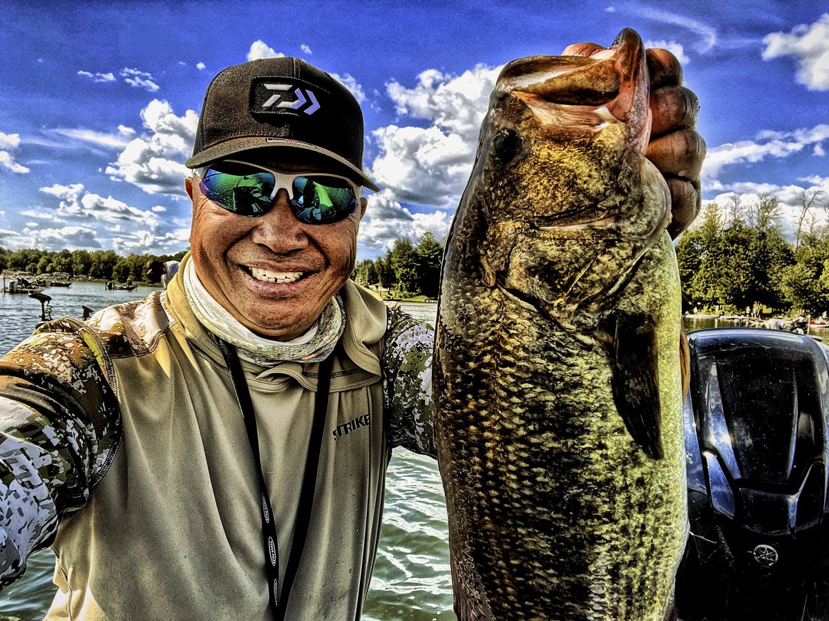 FishHardDave's tweet photo. Located this girl in pre-fish &amp; caught her on game day! She helped savage a whole bunch of points for us! I miss my green friends at times! #VigorEyewear #GottaGoGreen #DaiwaCanada #StrikerBrands #PracticeHelps https://t.co/pE0TRsyqzt