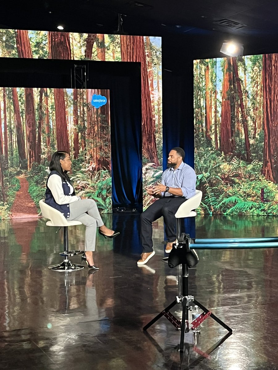 ktgthinks's tweet photo. Recording #AskTheTrailBlazer with @LadyVatora #Trailblazer @salesforce #ohana #Trailhead #BlackInTech #BlackTechTwitter https://t.co/bUo4Yu5W1t
