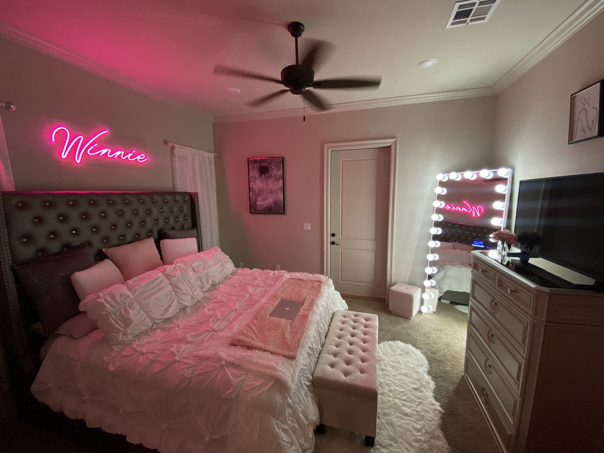 WintresDanielle's tweet photo. made a big girl move today, all moved into my first apartment💓 https://t.co/wepkY8xbUR