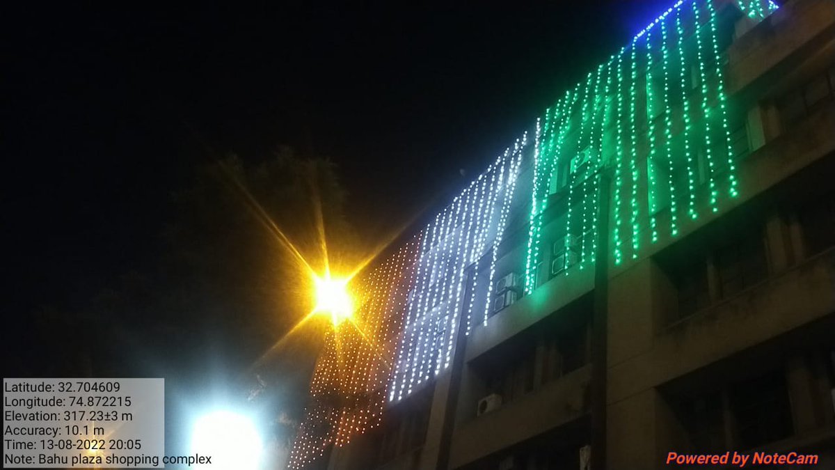 AuthorityJammu's tweet photo. JDA started celebrations of Azadi ka Amrit Mahotsav from 13th Aug. JDA HQ was decorated with 75 Tirangas and illuminated with tricolor lighting. VC JDA released bunch of 75 tricolor balloons and addressed employees during Cultural Program which concluded with National Anthem. https://t.co/hFpI0kG8U0