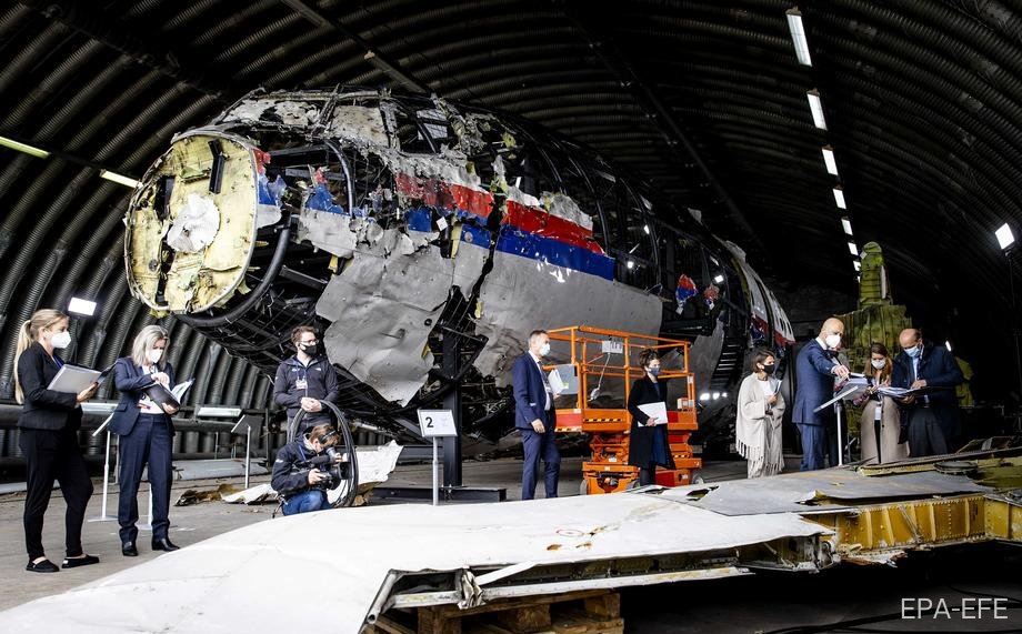 NewsBFM's tweet image. 1. The verdict in the Dutch murder trial of the four suspects involved in the downing of flight MH17 is expected to be delivered on November 17th. 

According to Reuters, prosecutors say the suspects helped supply a missile system that was used to fire a rocket at the plane.
