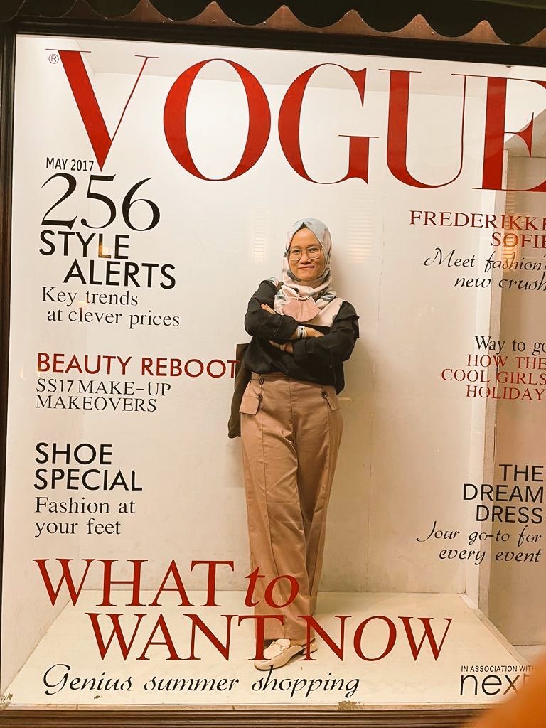 Vhynesha's tweet photo. Jadi foto model dlu critanya https://t.co/Z8nJtvE9QE