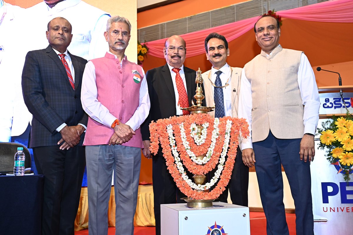 JagoPesuAlumni's tweet photo. Union Minister for External Affairs Dr. S. Jaishankar visits PES University
#pesuniversity #pesu #pesit https://t.co/ow2fz0c2rP
