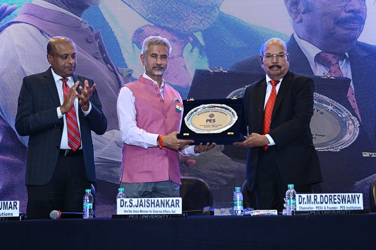 JagoPesuAlumni's tweet photo. Union Minister for External Affairs Dr. S. Jaishankar visits PES University
#pesuniversity #pesu #pesit https://t.co/ow2fz0c2rP