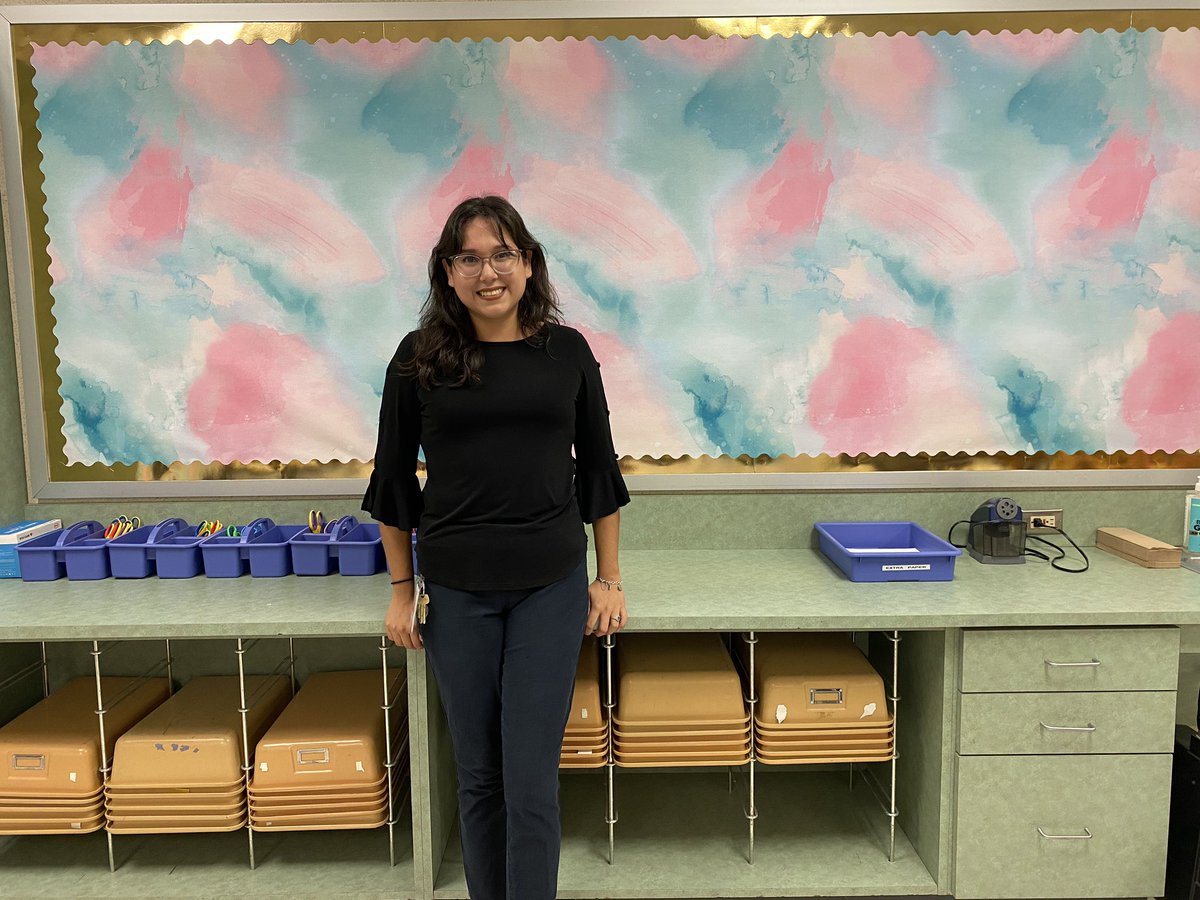 CruzCessia's tweet photo. So proud of this clever young lady! @HaroJillian Love your classroom! 🤩🥰#teachingpartnersthatbecamefriends https://t.co/73r56XraHx