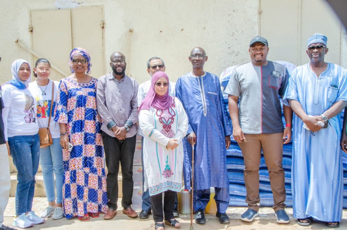 NennehFreda's tweet photo. Flood victims of Latrikunda Yiringanya Ward Supported with donations from The Gambian Lebanese Community. ⁦@mayorKMC⁩, ⁦@PublicKmc⁩, ⁦@MelvilleRRober1⁩ #avoicebeyondrepresentation https://t.co/UF8Vv35Dfd