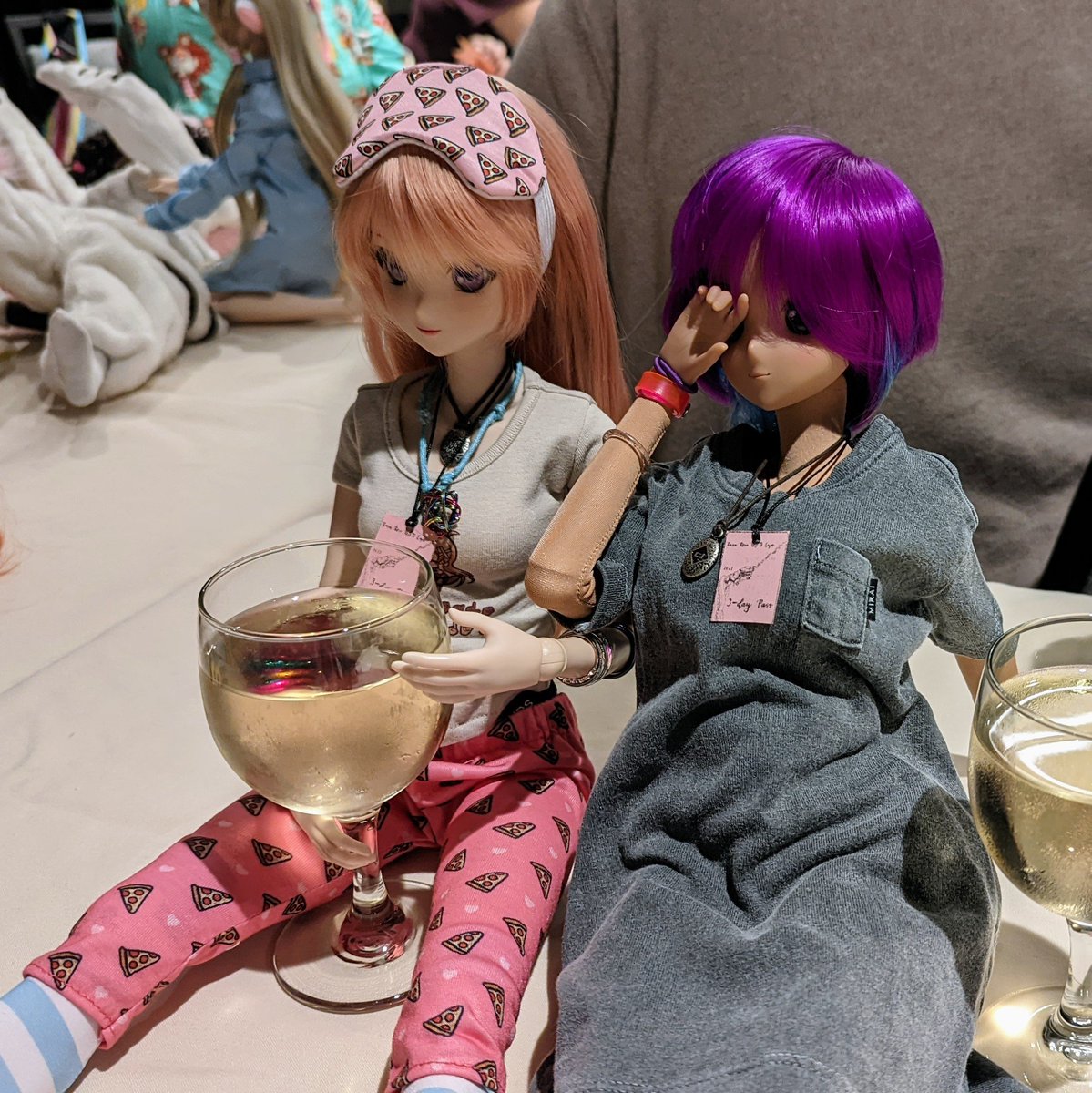 rc2agog's tweet photo. Kitsu relaxed in hotel room, drank with a friend, and went to a pajama party. "Oh, Kitsu!" 🍷😎 #Kitsu #SmartDoll #BJD #actionfigure #remote #wine #nightshirt #PJs #hotel #pajamas #Jumanji #pajamaparty #bed #pillow #hotelroom #relax #RRBJDExpo #ResinRose #DollExpo @ResinRoseBJD https://t.co/iMURD2DriN